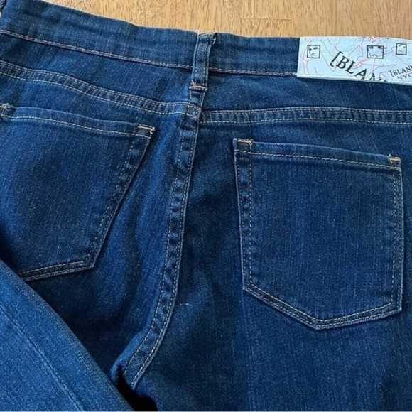 Blanknyc jeans, size tag is missing, measurements are included. - Picture 4 of 4
